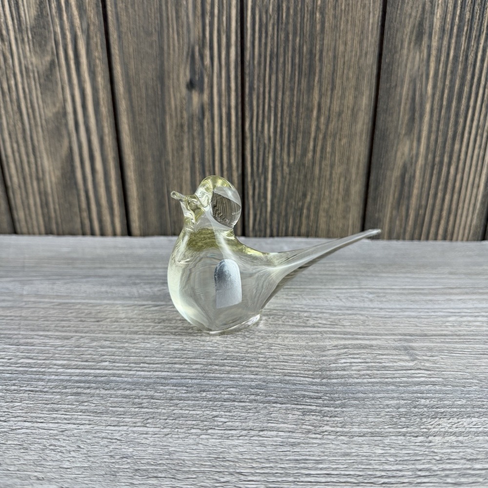 Vintage Pilgrim Glass Long Tail Bird Figurine Hand Blown Art Glass USA